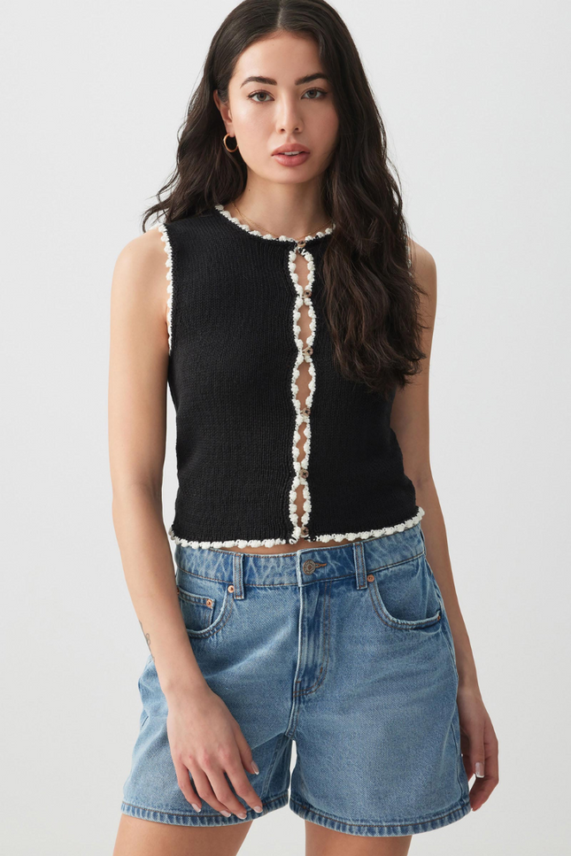 Knitted model vest vintage top