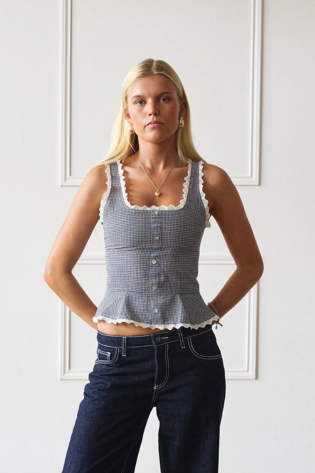 Tie back classic plaid model top