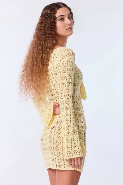 Cut out v-hals lace up knit bell sleeve wrap jurk (video)