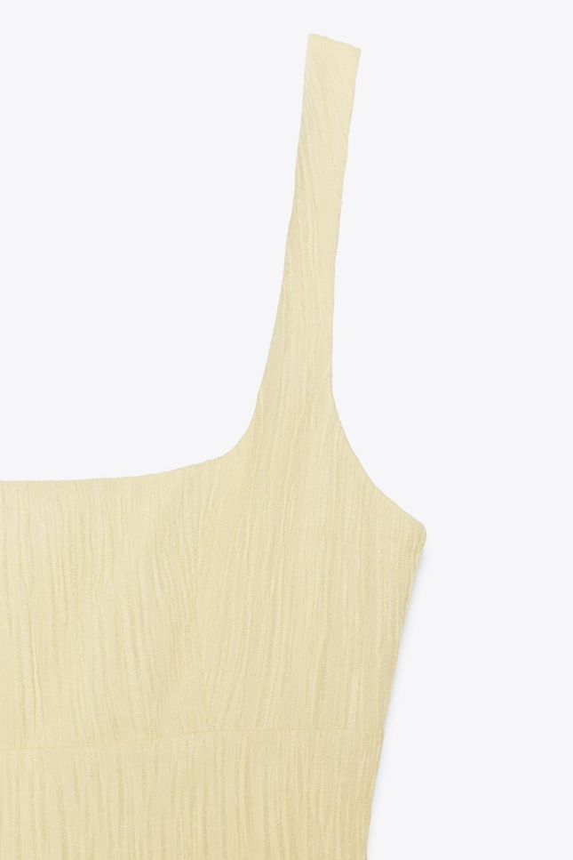 Gele slip model ruffle stijl jurk